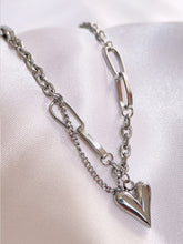 Retro Polished Niche Heart Necklace